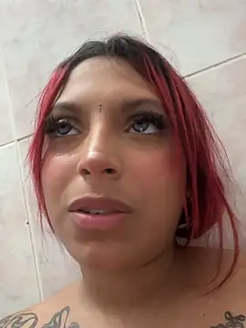 GiaReddn Live XXX chat
