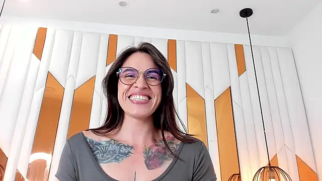 ValeryMontenegro Adlı Modelin Canlı XXX Sohbeti