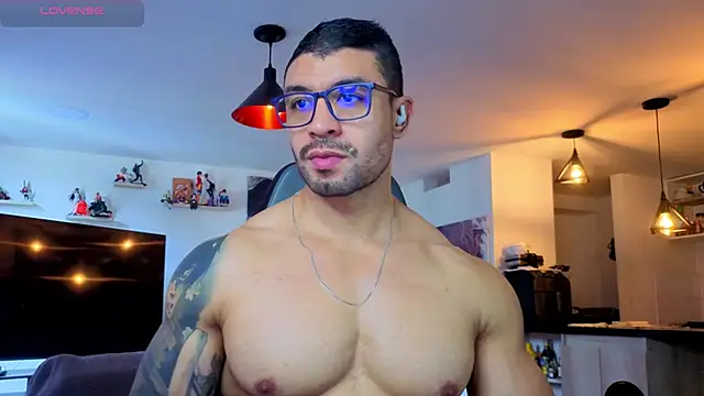 Michael_Diamond Show in webcam