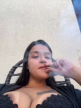 Manu_2002_ XXX чат на живо