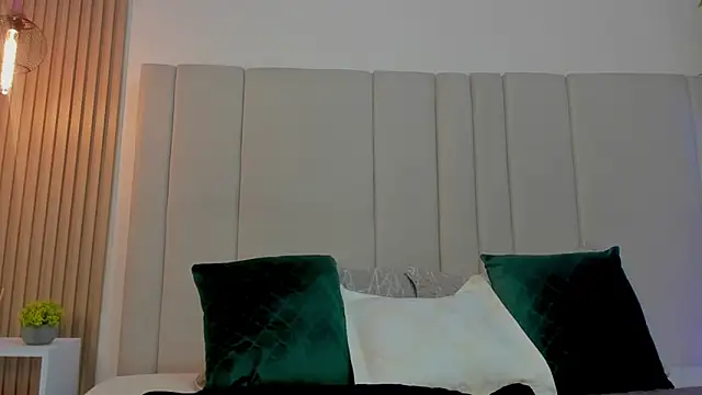 Chat +18 de Victoria_Rosee ao vivo