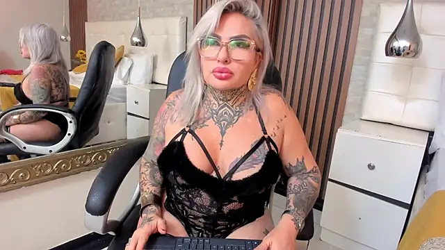 ArianaMora লাইভ XXX চ্যাট