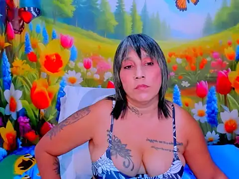 indianroxy's Live XXX Chat