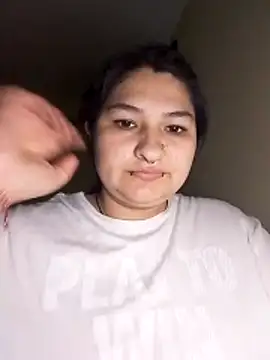 LauraHorny69のウェブカメラショー