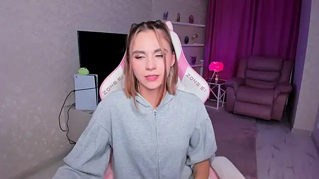EllaCurtis' Live XXX Chat