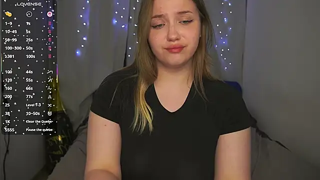 دردشة CuteSharloti الجنسية المباشرة