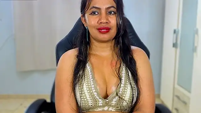 Chat +18 de FannyXhot ao vivo