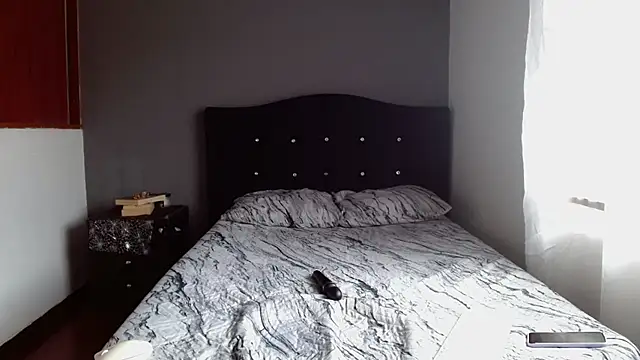Chat +18 de Emilia_1995 ao vivo
