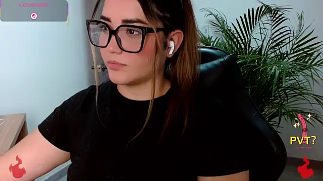 Chat +18 de Lucia_star__ ao vivo