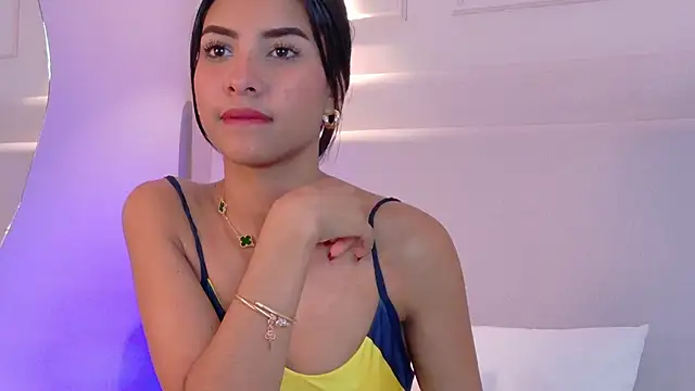 NaomiKlarc's Live XXX Chat