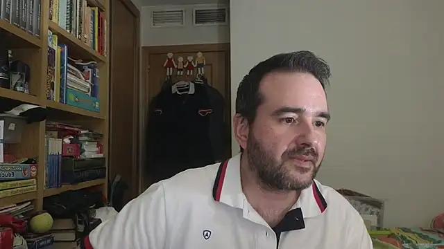curiosillo83 live XXX chat