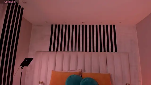 Chat +18 de ErikaBenz_ ao vivo