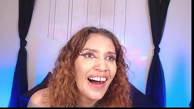 Agatha_Tenebris Chat XXX in diretta