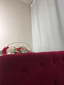 XXX chat uživo modela MiraXS