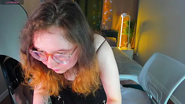 Aleks-caster Live XXX-chat
