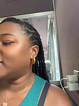 Pokazy przed kamerką – GirthGoddessCoco