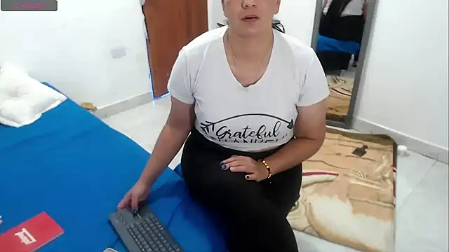 LAURA_Foxht 现场XXX聊天