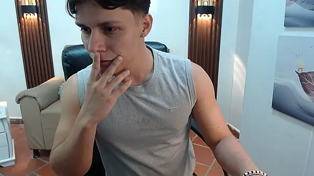 Zayn_clausen – Naživo XXX chat