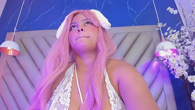 NaomiVelour Adlı Modelin Canlı XXX Sohbeti