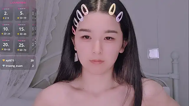XXX chat uživo modela BingLin-