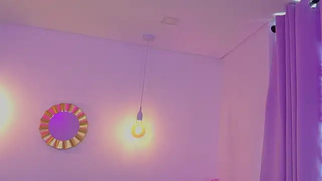 XXX chat uživo modela mayavexx