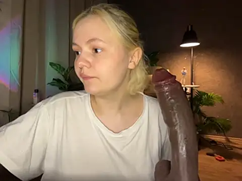 MoonIvy_'s Webcam Show