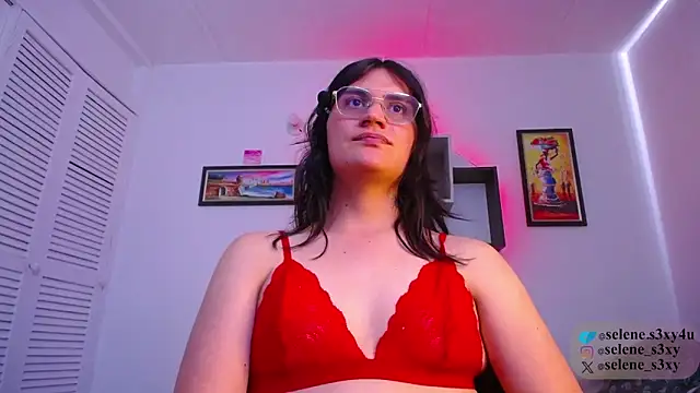 Chatroom XXX en direct de selene_cutie