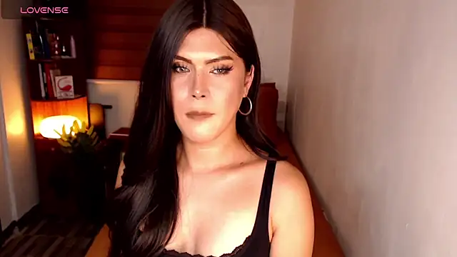 OHVEEYMExo1 webcam show
