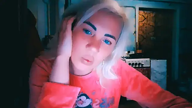 EmmaCat_ Adlı Modelin Canlı XXX Sohbeti