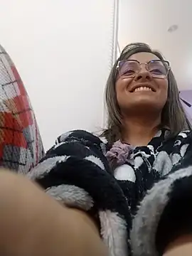 Chat XXX ao vivo de CynthiaMore