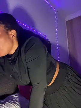 RainBougie's Live XXX Chat