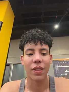 yoursexyjose Chat XXX live