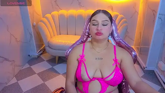 Clhoe_b live XXX chat