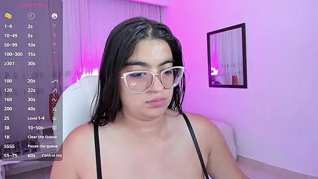 Luna_Jonnes1 Chat XXX in diretta