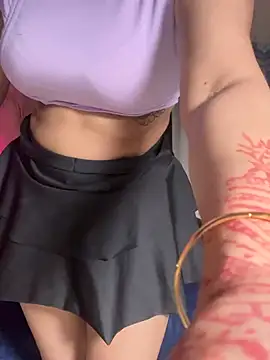 Alana_Queen_X Adlı Modelin Canlı XXX Sohbeti