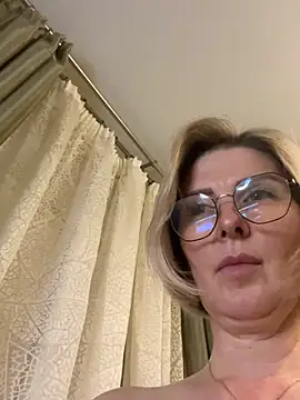 sensualEmilia Chat XXX live