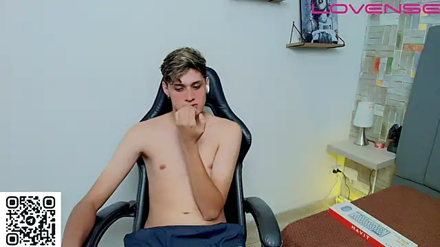 flaquito___ Adlı Modelin Web Kamerası Şovu