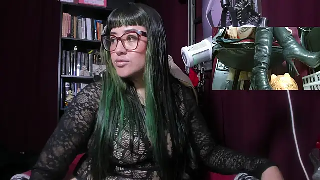 MeGoddesSara élő XXX-chatje
