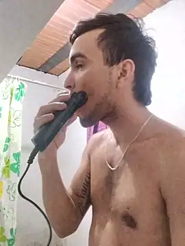 Chatroom XXX en direct de Emilio_Putarco
