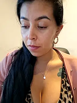 Luianna Chat XXX live
