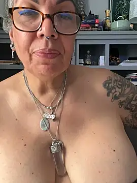 dieseldame1313 Chat XXX in diretta
