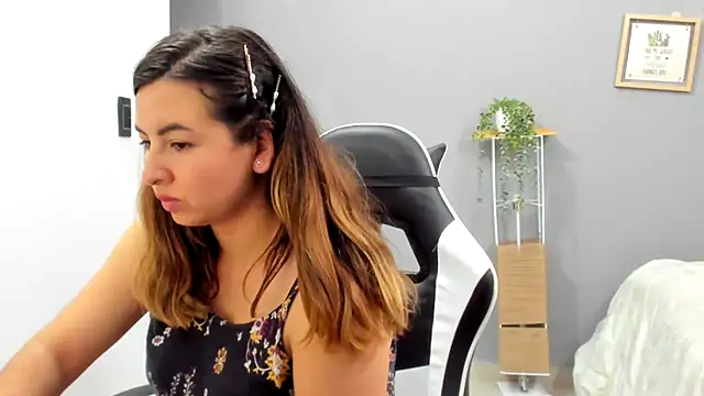 __Emma__11__Lecat_'s Live XXX Chat