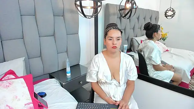 Vero8choa Adlı Modelin Canlı XXX Sohbeti