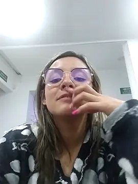 CynthiaMore Chat XXX in diretta