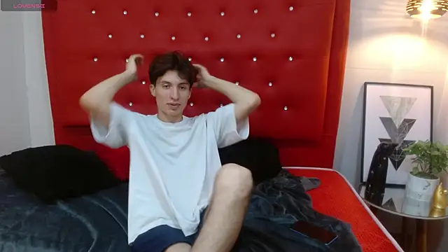 Marcoviolet's Live XXX Chat
