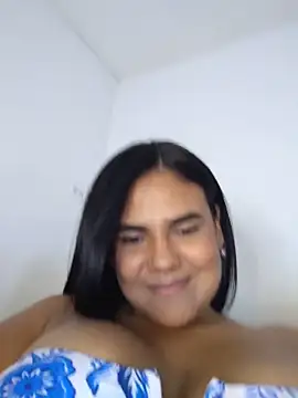 Онлайн чат XXX AntonellaShot