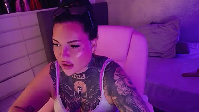 _MelinaCurves_ Live XXX Chat
