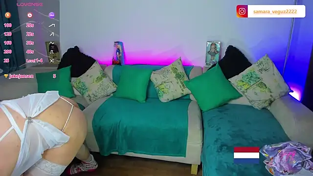 samara_veguz222 Show Webcam