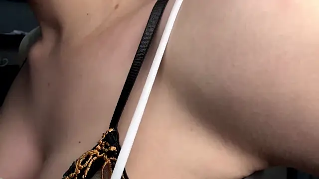 Nikatyanxx's Webcam Show