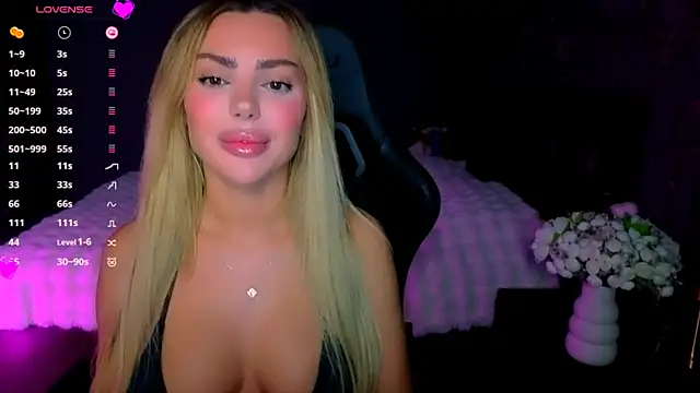 Show modela Ayla__Demir na web-kameri